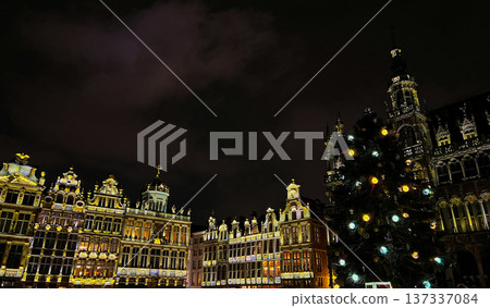 Christmas Tree in Grand Place, Brussels, Belgium Surrounded by Holiday Lights Christmas Tree in Grand Place, Brussels, Belgium Surrounded by Holiday Lights 137337084