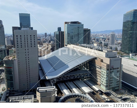 大阪站及摩天大樓 大阪站及摩天大樓 137337811