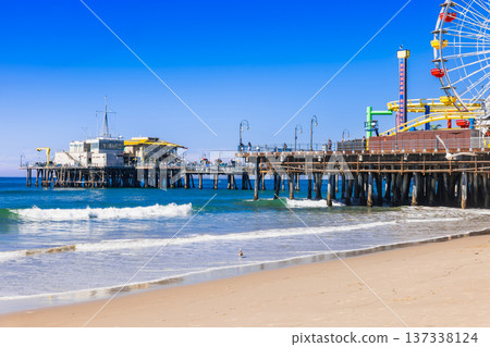 Santa Monica Pier, Los Angeles 137338124