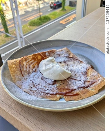 Crepe Crepe 137339413