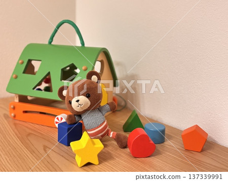 Building blocks and teddy bear children's toys Building blocks and teddy bear children's toys 137339991
