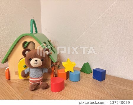 Building blocks and teddy bear children's toys Building blocks and teddy bear children's toys 137340029