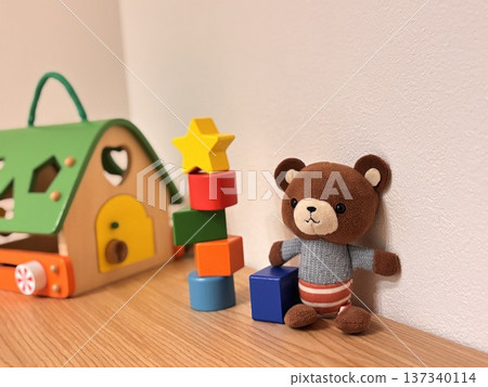 積木和泰迪熊 137340114