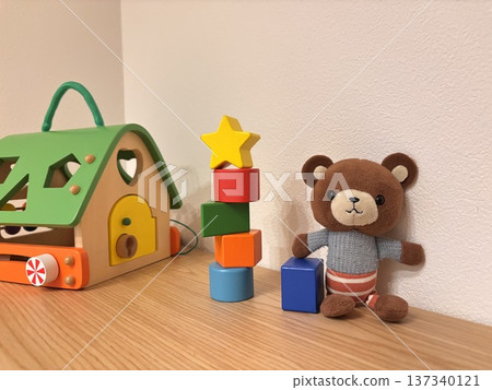 積木和泰迪熊 137340121