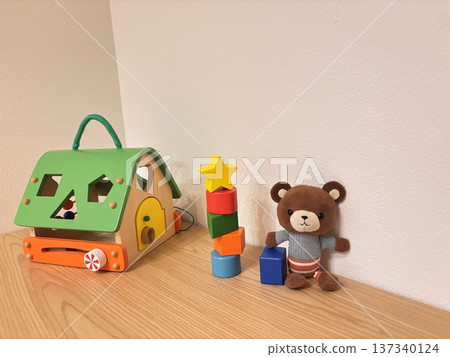 積木和泰迪熊 137340124