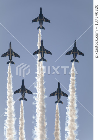 Forming flight of Blue Impulse 137340820