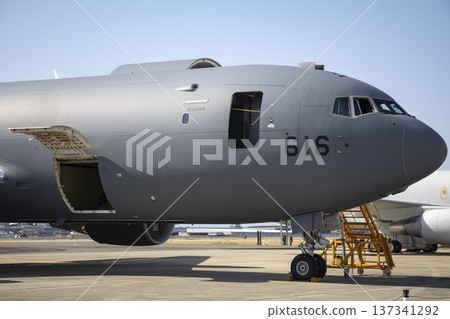 Aerial refueling machine Aerial refueling machine 137341292