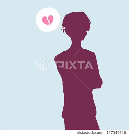男子雙臂交叉,心碎,剪影 男子雙臂交叉,心碎,剪影 137344816