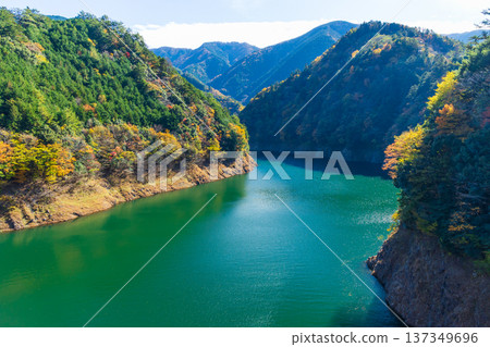 Autumn scenery from Oigawa Railway Ikawa Line Okuoikojo Station Autumn scenery from Oigawa Railway Ikawa Line Okuoikojo Station 137349696