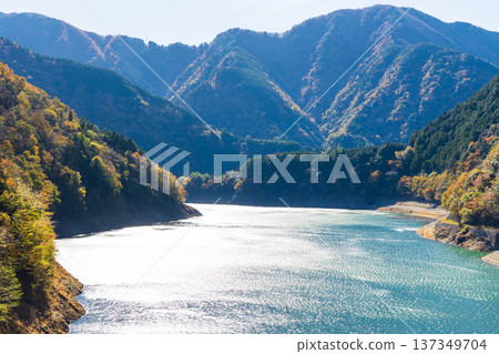 Autumn scenery from Oigawa Railway Ikawa Line Okuoikojo Station Autumn scenery from Oigawa Railway Ikawa Line Okuoikojo Station 137349704