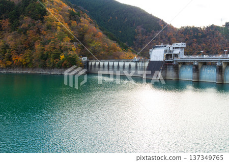 Autumn in Okuoi, Shizuoka Prefecture - Autumn leaves at Lake Ikawa (Ikawa Dam) Autumn in Okuoi, Shizuoka Prefecture - Autumn leaves at Lake Ikawa (Ikawa Dam) 137349765