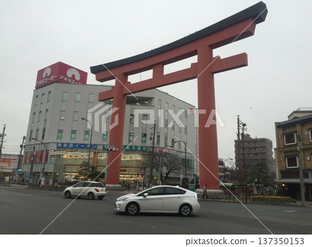 Red torii 137350153