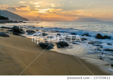 Nagata Inakahama Sea Turtle Spawning Site Yakushima Evening Scene (Autumn) Nagata Inakahama Sea Turtle Spawning Site Yakushima Evening Scene (Autumn) 137350612