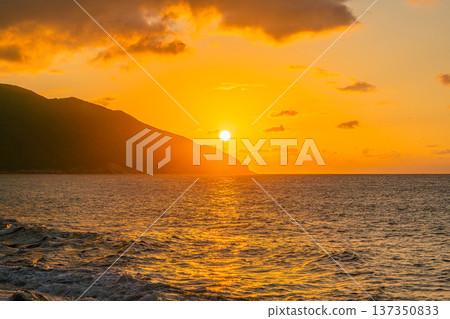 永田稻中濱日落屋久島夜景(秋季) 永田稻中濱日落屋久島夜景(秋季) 137350833