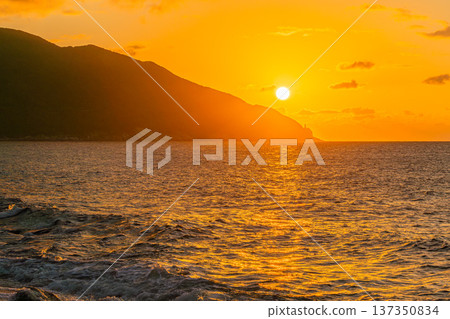 永田稻中濱日落屋久島夜景(秋季) 永田稻中濱日落屋久島夜景(秋季) 137350834