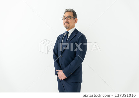 Business man 137351010