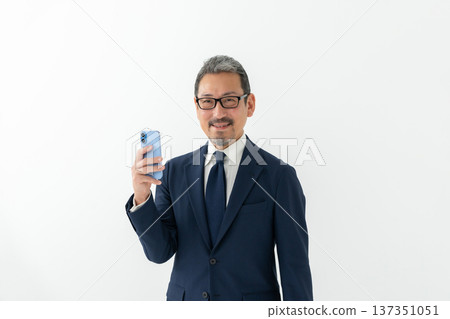 Business man smartphone Business man smartphone 137351051