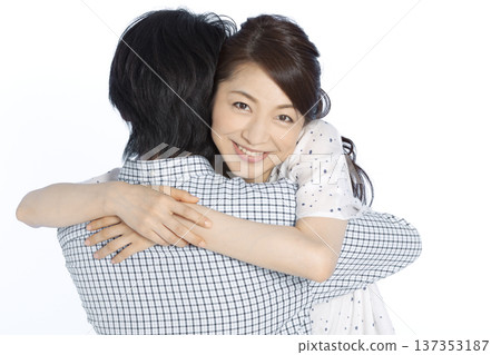 Hugs couple Hugs couple 137353187