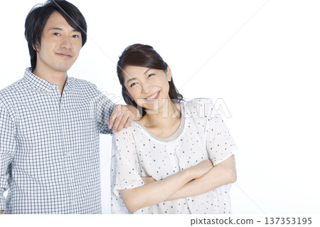 Portrait of a smiling couple Portrait of a smiling couple 137353195