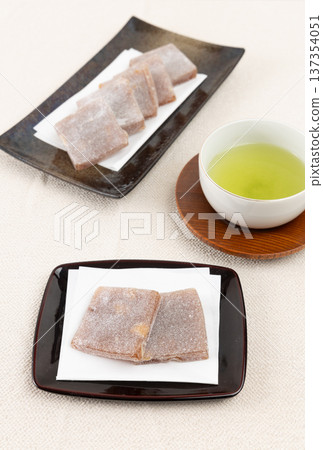Walnut Yumochi 137354051
