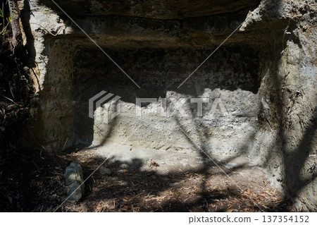 The Omachi Shakadoguchi ruins in Kamakura city are provisionally open to the public 137354152