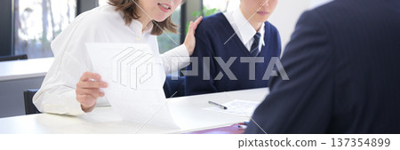 Parents and children undergoing career counseling at cram schools and schools. Faceless banners for career guidance for high school and university entrance exams. Complaints. Parents and children undergoing career counseling at cram schools and schools. Faceless banners for career guidance for high school and university entrance exams. Complaints. 137354899