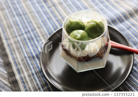 Japanese-style parfait Japanese-style parfait 137355221