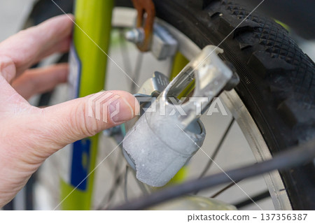 Dynamo light of bicycle 137356387