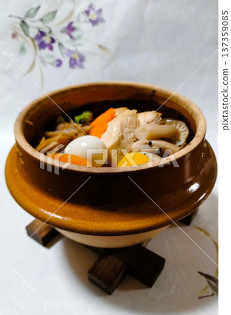 I tried making Kamameshi (rice cooked in a pot) I tried making Kamameshi (rice cooked in a pot) 137359085