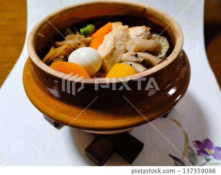 我試著做了釜飯(用鍋子煮的米飯)。 我試著做了釜飯(用鍋子煮的米飯)。 137359086