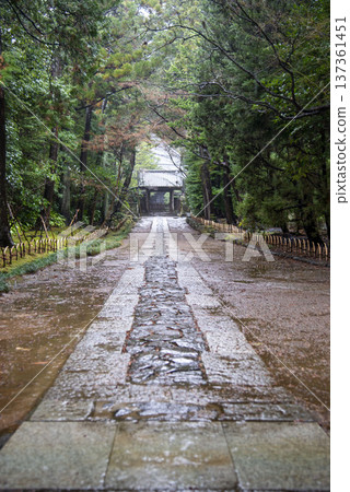 鎌倉 26225 十福寺 3 雨中進山 137361451