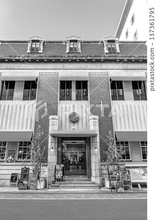 文椿大樓（商業建築）大正時期木質西式建築（復古建築），用於報紙雜誌出版 137361795