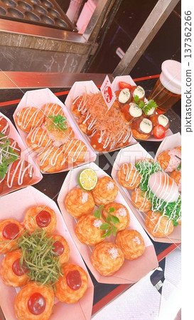 delicious takoyaki 137362266