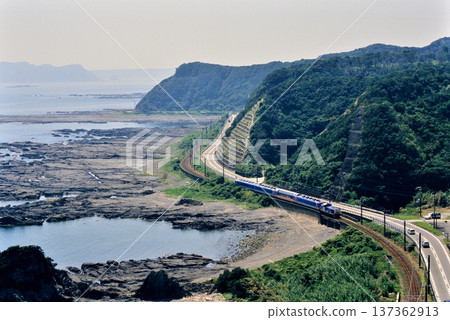2007年:DE101152次快速再見紀之國海濱號列車在紀西本線上運行 2007年:DE101152次快速再見紀之國海濱號列車在紀西本線上運行 137362913