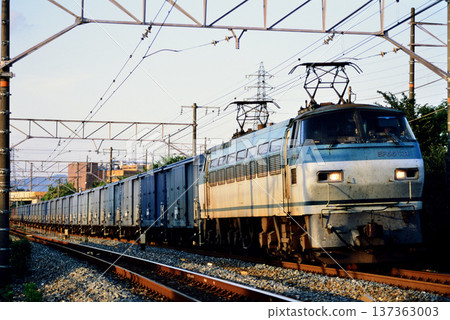 2007 EF66131 freight train running on the Tokaido Main Line 2007 EF66131 freight train running on the Tokaido Main Line 137363003