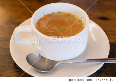 Western-style vegetable consommé soup Western-style vegetable consommé soup 137363019