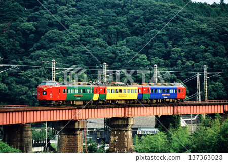 2007: Three-car 485 series Nichirin express train running on the Nippo Main Line 2007: Three-car 485 series Nichirin express train running on the Nippo Main Line 137363028