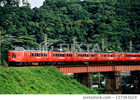 2007年：日輪特快列車485系在日本本線上運行 137363029