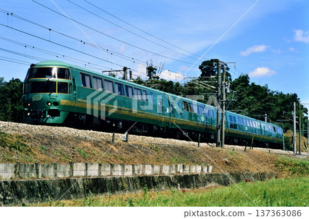 2007年：機羽71系特快列車由布院之森3號在鹿兒島本線上運行 137363086