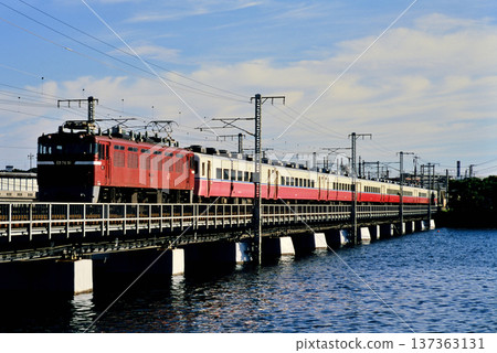 2007年ED7691次「九州快速月光號」列車行駛於鹿兒島本線 2007年ED7691次「九州快速月光號」列車行駛於鹿兒島本線 137363131