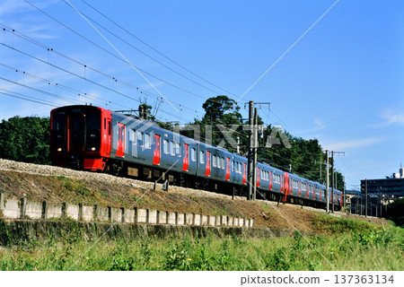 2007年:六列813系地方列車在鹿兒島本線上運行 2007年:六列813系地方列車在鹿兒島本線上運行 137363134