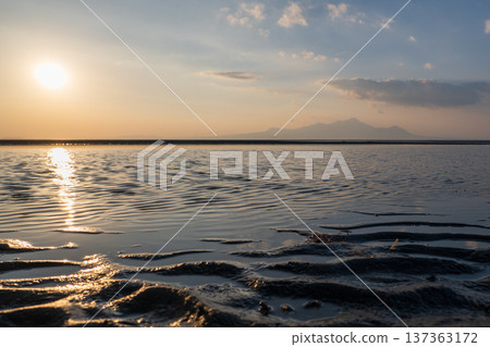 日落在御手洗海岸染上黃昏 日落在御手洗海岸染上黃昏 137363172