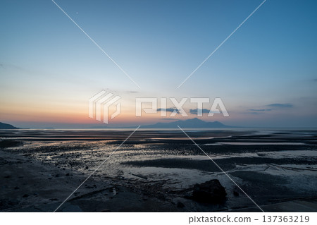 日落在御手洗海岸染上黃昏 日落在御手洗海岸染上黃昏 137363219
