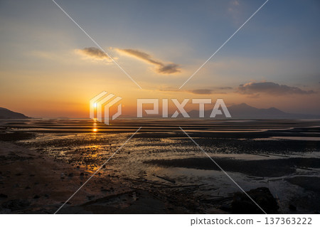 日落在御手洗海岸染上黃昏 日落在御手洗海岸染上黃昏 137363222