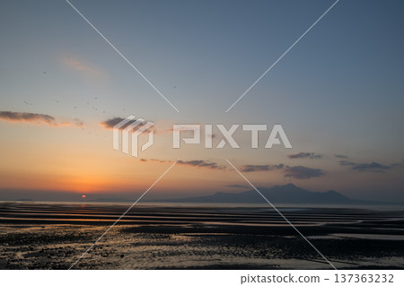 日落在御手洗海岸染上黃昏 日落在御手洗海岸染上黃昏 137363232