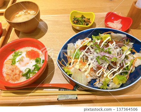 Healthy and delicious Japanese food Healthy and delicious Japanese food 137364506