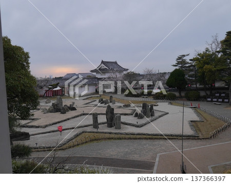 黃昏時的岸和田城(大阪) 黃昏時的岸和田城(大阪) 137366397