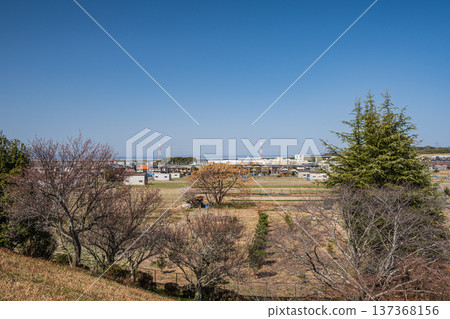 Rural scenery from the right bank of the Kizu River, Joyo City, Kyoto Prefecture 137368156