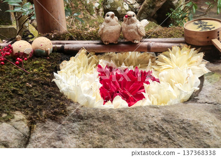Yanagitani Kannon Flower Hand Water 137368338