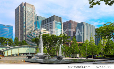 Fresh greenery in the Marunouchi business district and Wadakura Fountain Park Fresh greenery in the Marunouchi business district and Wadakura Fountain Park 137368970